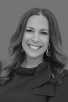 Jennifer Salinas Headshot